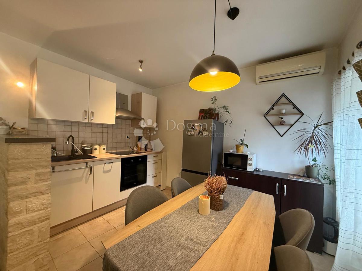 EKSKLUZIVNO! VRHUNSKI APARTMA 500 M OD CENTRA PAZINA!