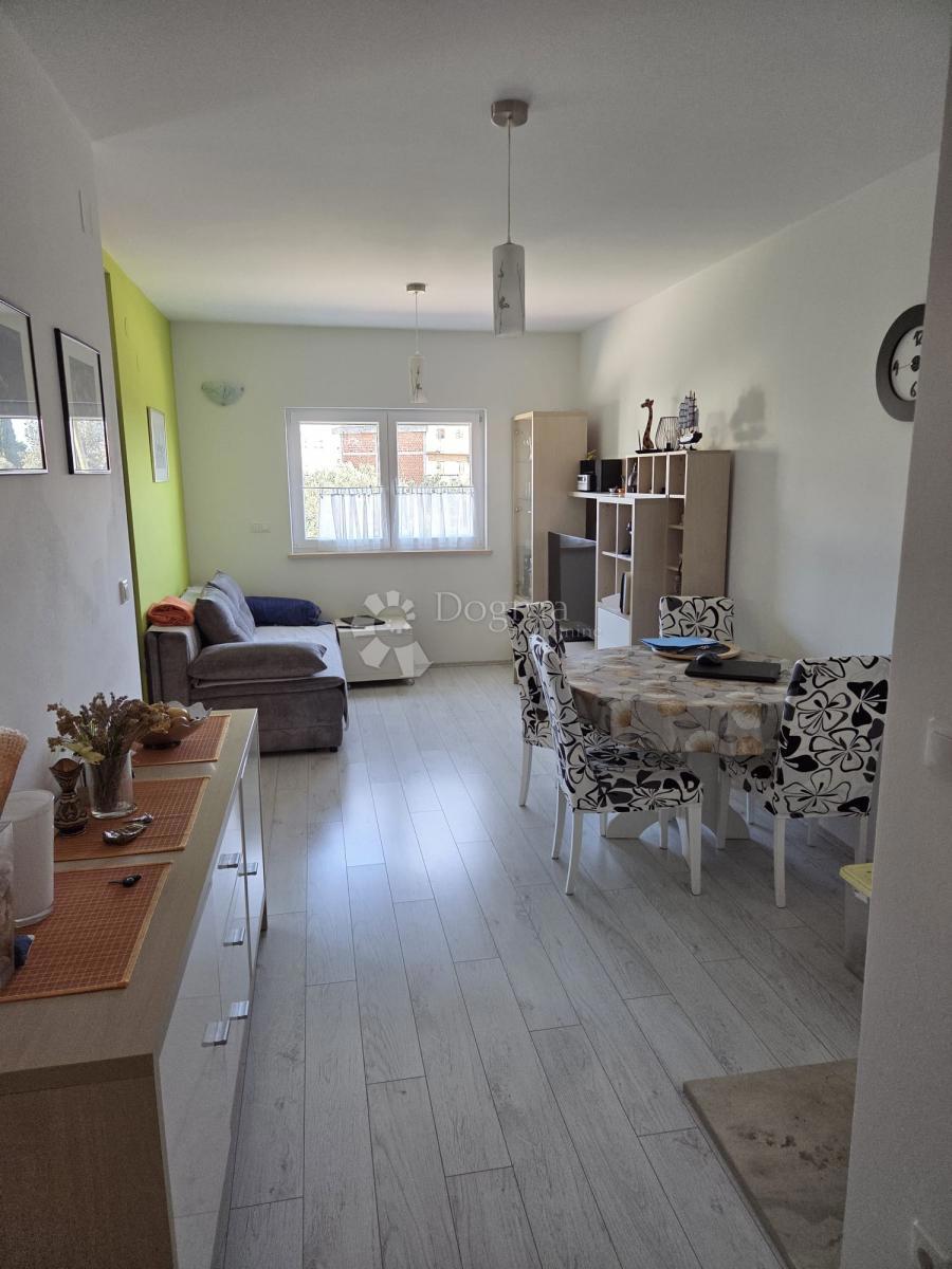 Stanovanje Pakoštane, 55m2