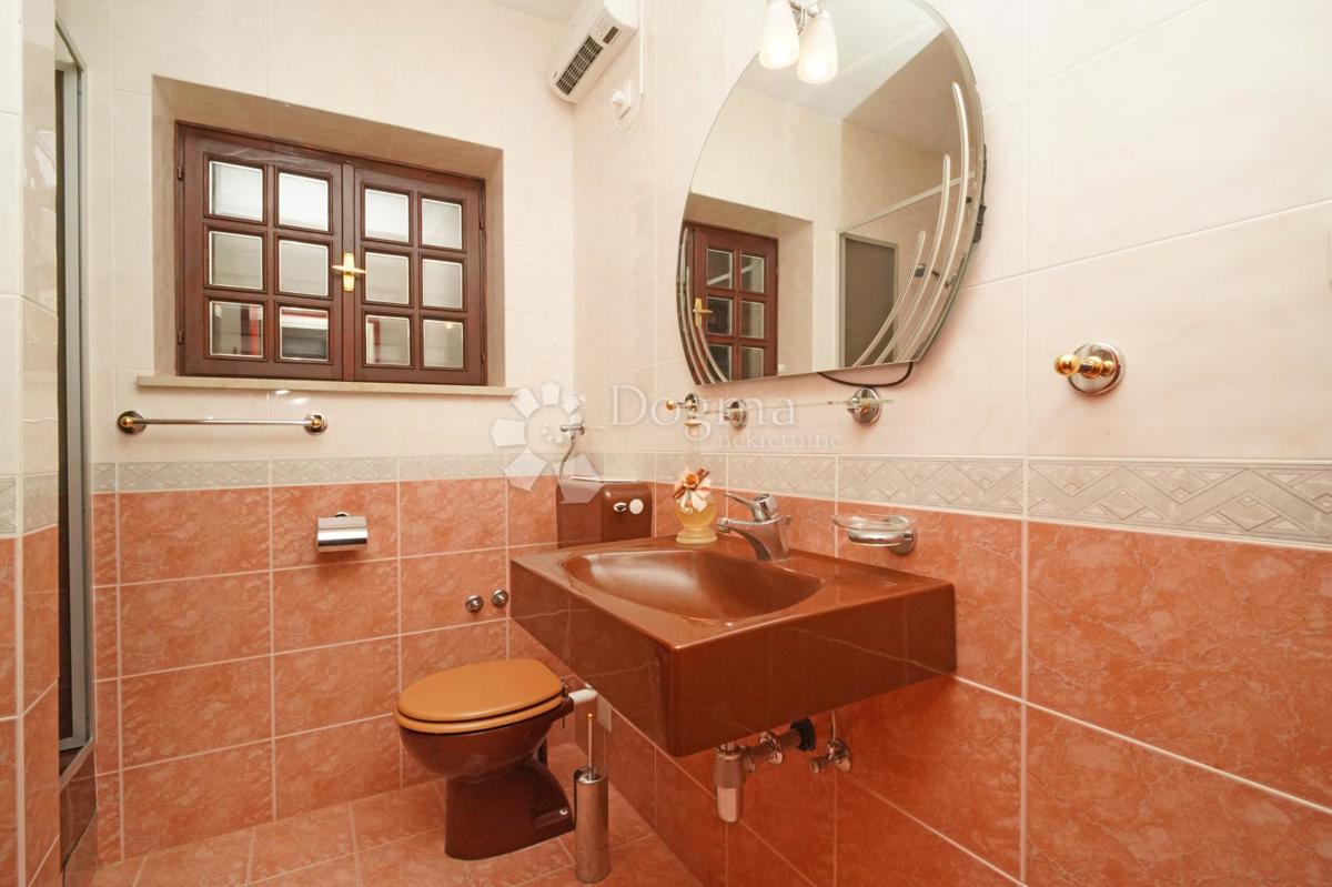 Hiša Brtonigla, Brtonigla, Brtonigla, Istarska županija, 230m2