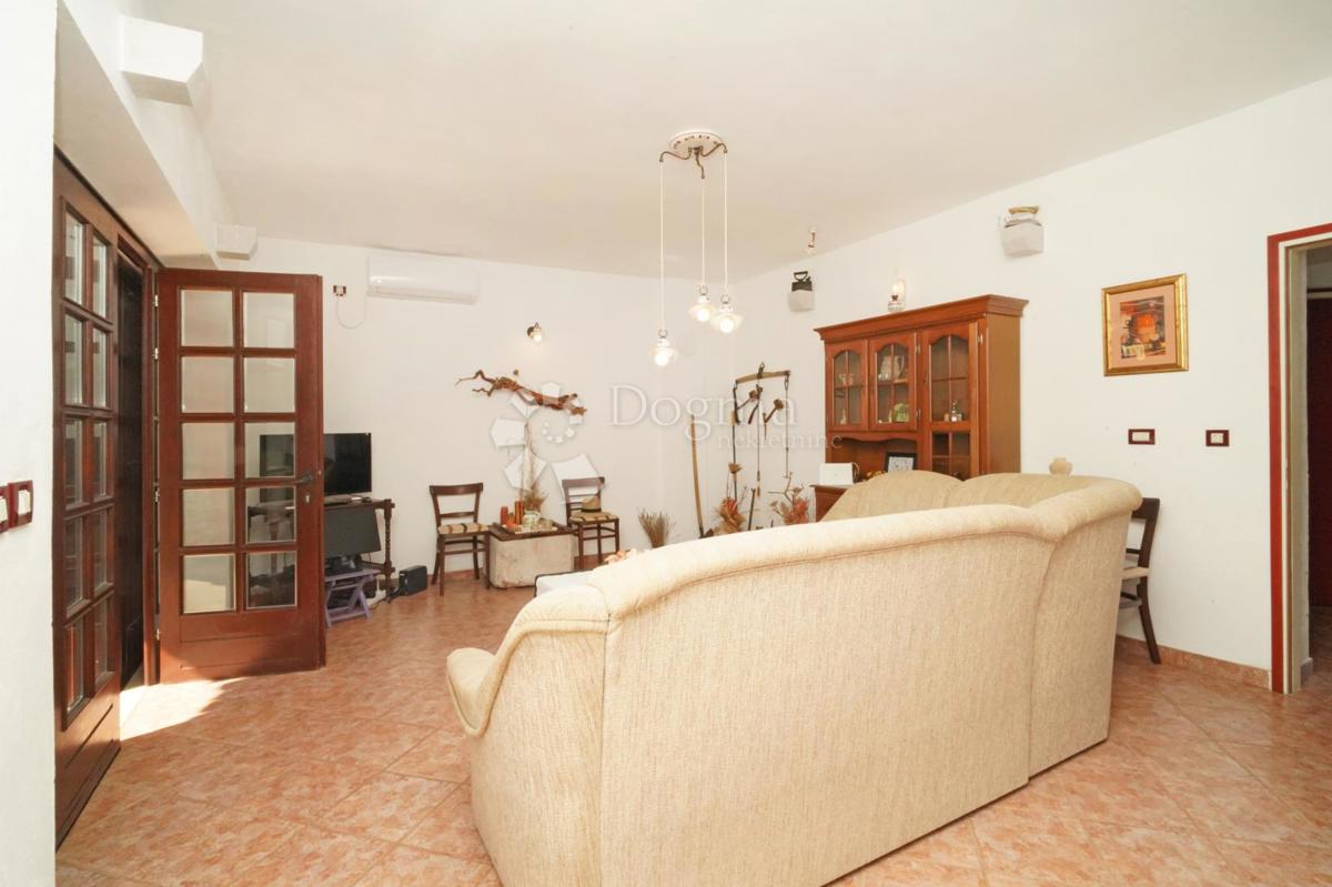 Hiša Brtonigla, Brtonigla, Brtonigla, Istarska županija, 230m2