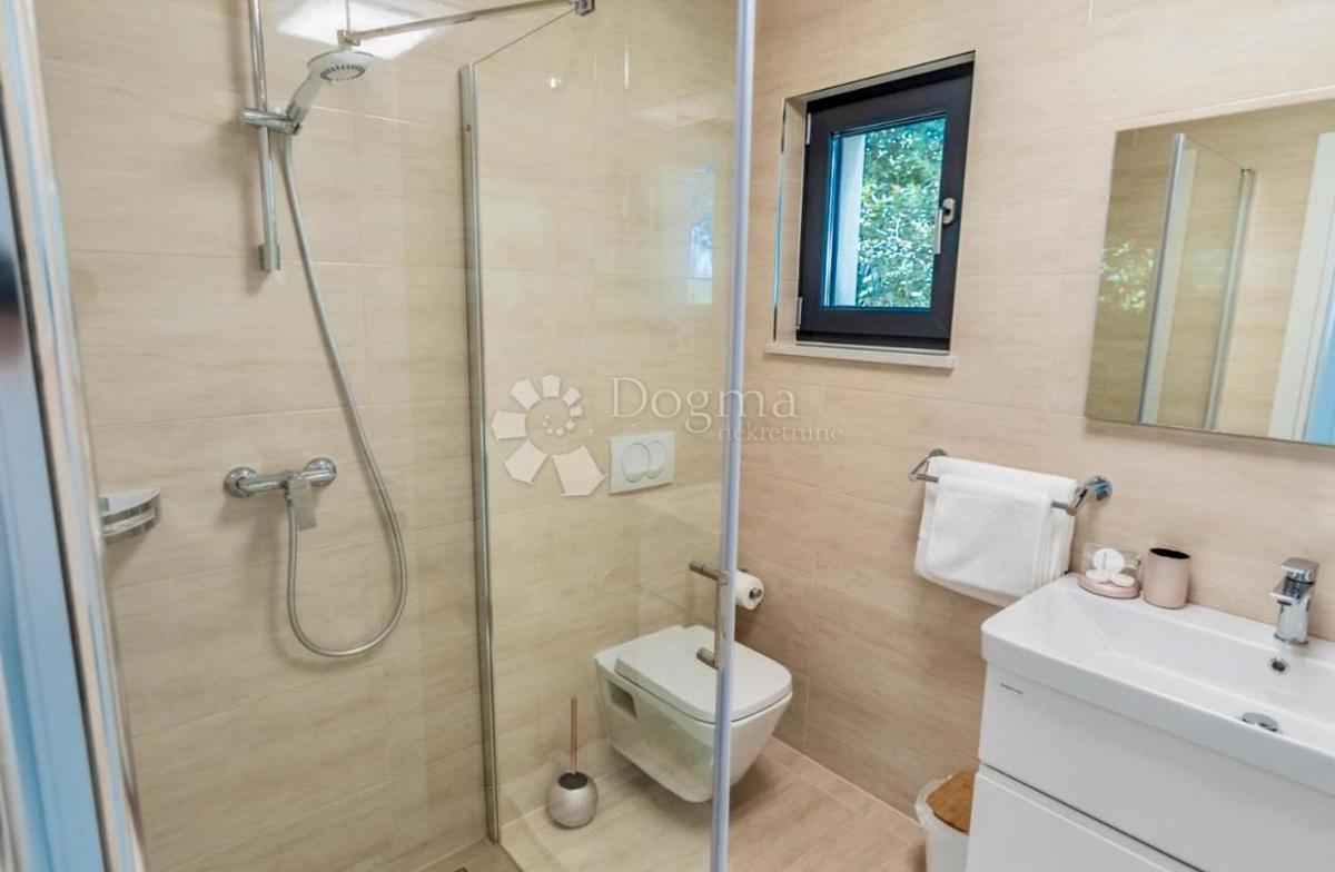 Hiša Matulji, 250m2