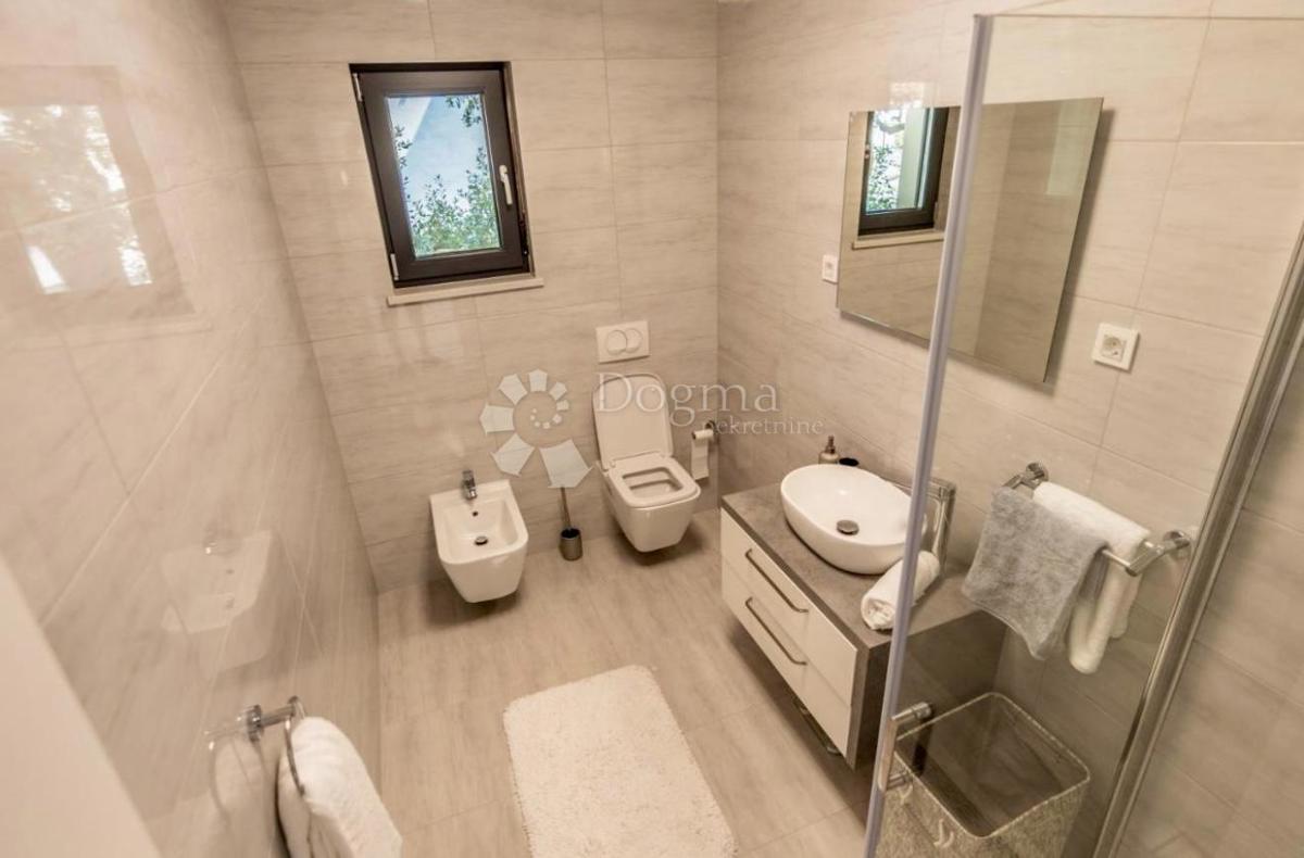 Hiša Matulji, 250m2