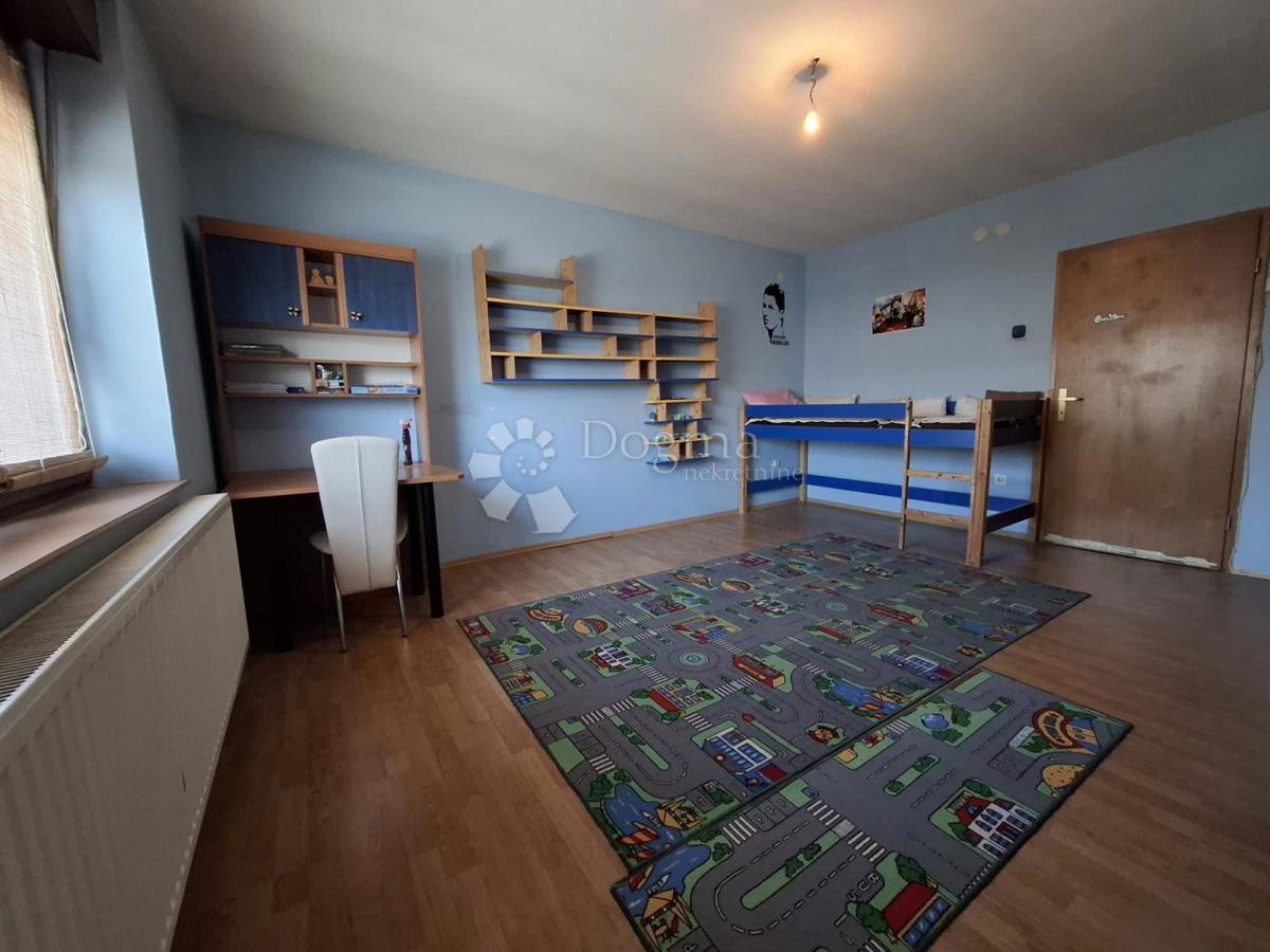 Hiša Vatrogasno naselje, Osijek, 158m2