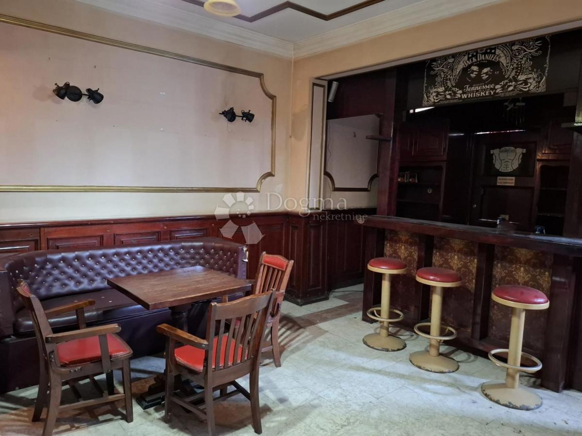 Hiša Vatrogasno naselje, Osijek, 158m2