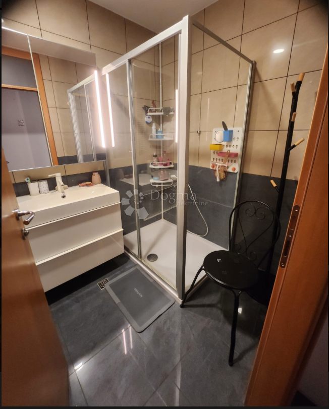 Stanovanje Prečko, Trešnjevka - Jug, 182,14m2