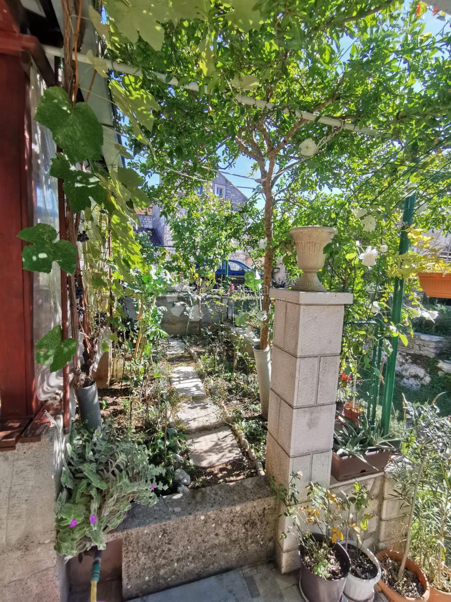 Hiša Žrnovo, Korčula, 107m2