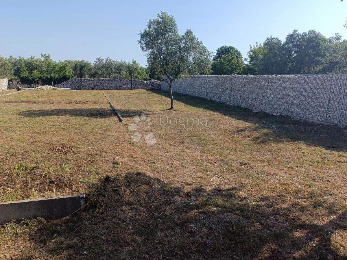 Zazidljivo zemljišče Peroj, Vodnjan, 488m2