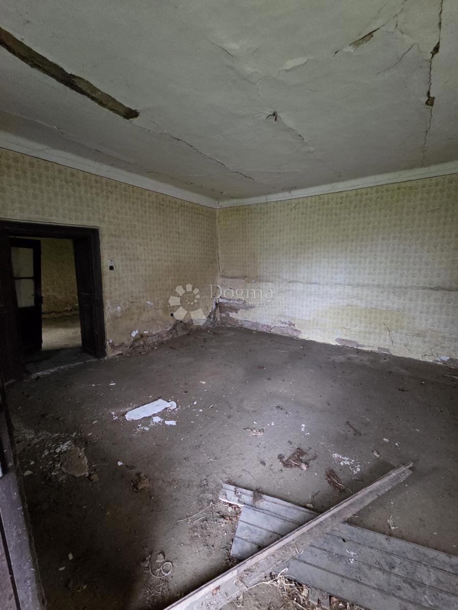 Hiša Beli Manastir, 325m2