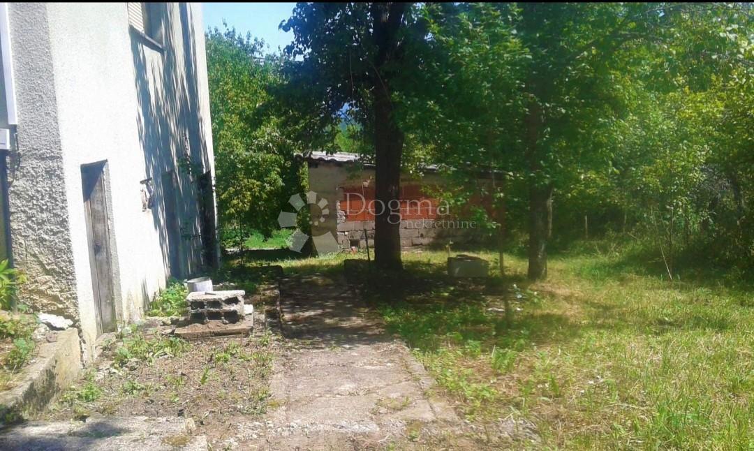 Hiša Nebljusi, Donji Lapac, 212m2