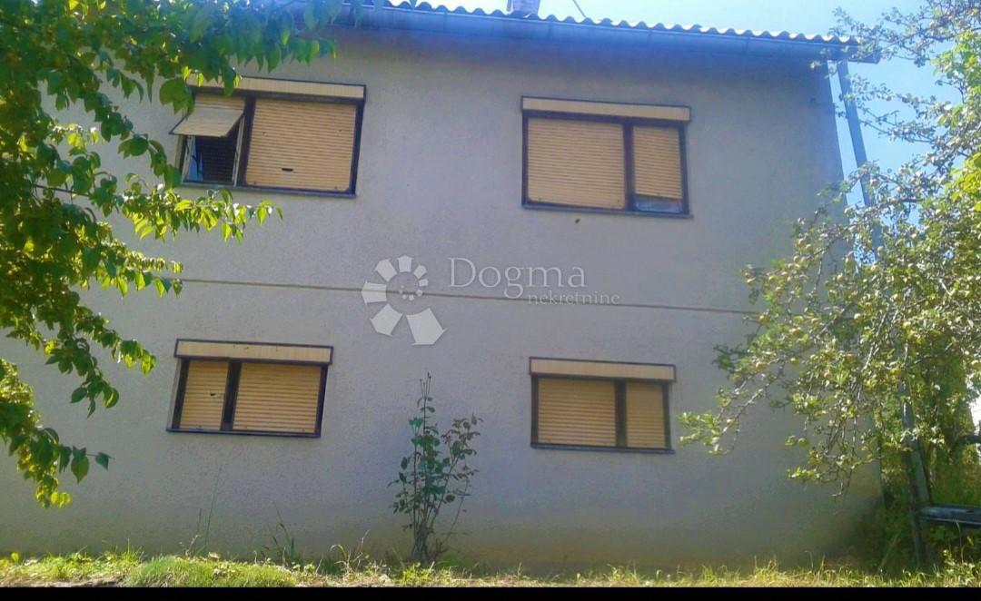 Hiša Nebljusi, Donji Lapac, 212m2