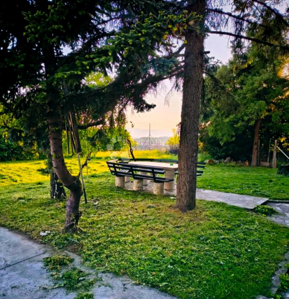 Hiša Perjavica, Podsused - Vrapče, 240m2