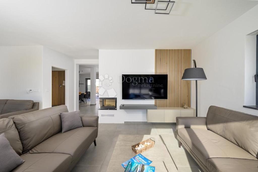 Hiša Svetvinčenat, 220m2