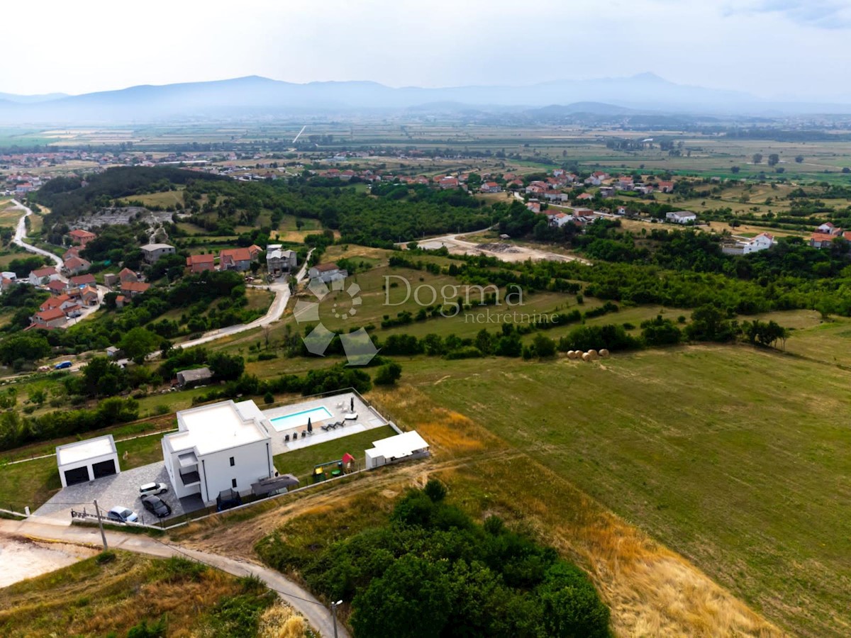 Hiša Gala, Otok, 270m2