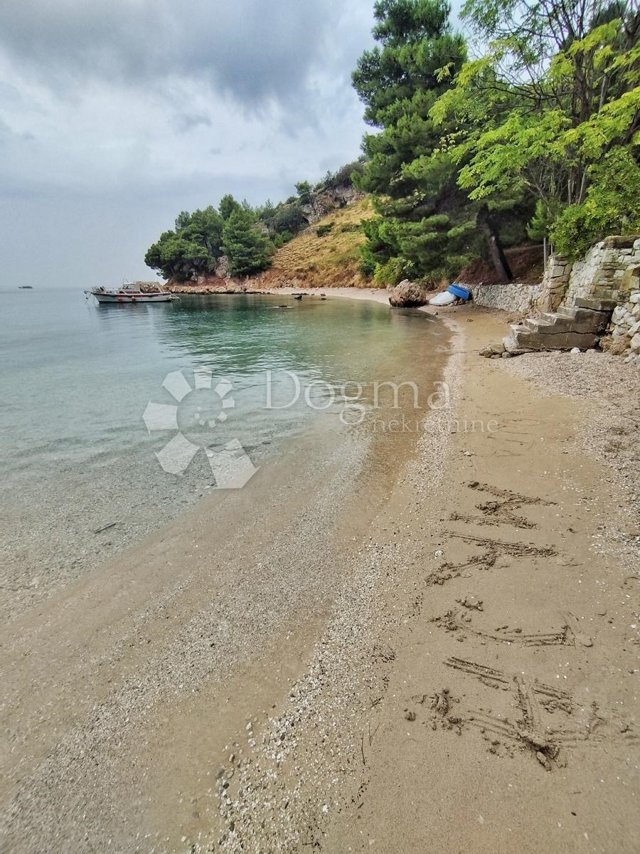 Zemljišče Stanići, Omiš, 2.700m2