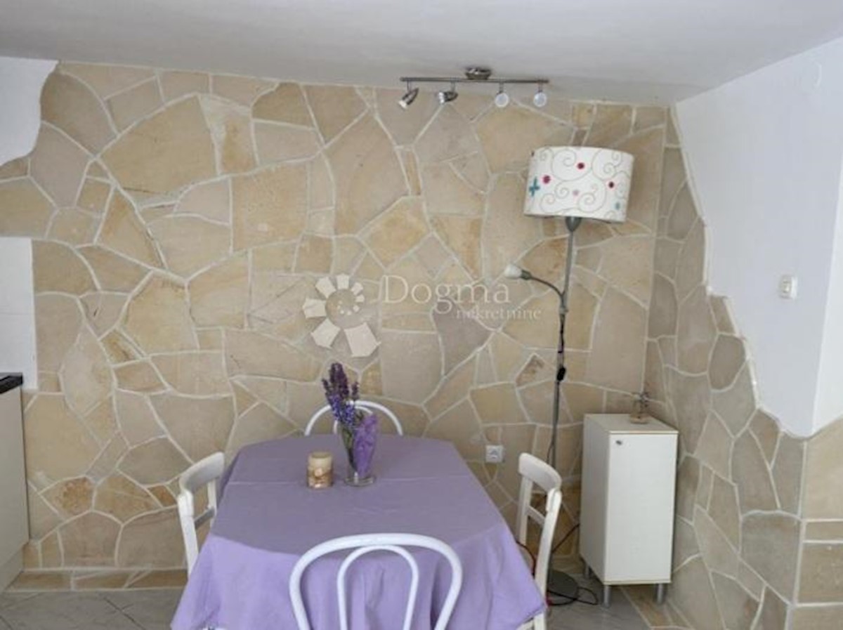 Hiša Donji Karin, Benkovac, 150m2