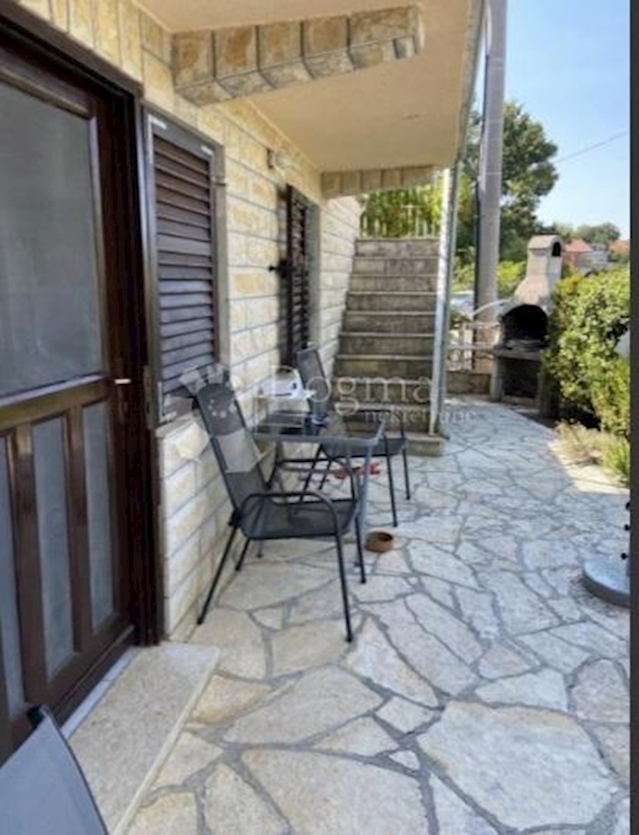 Hiša Donji Karin, Benkovac, 150m2