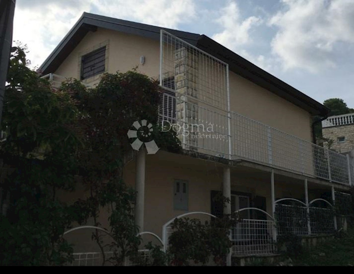 Hiša Donji Karin, Benkovac, 150m2