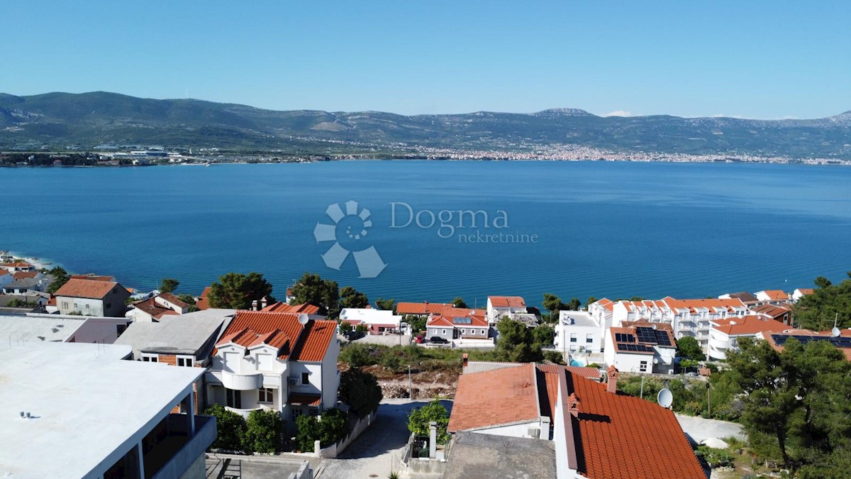 Zemljišče Trogir, 375m2