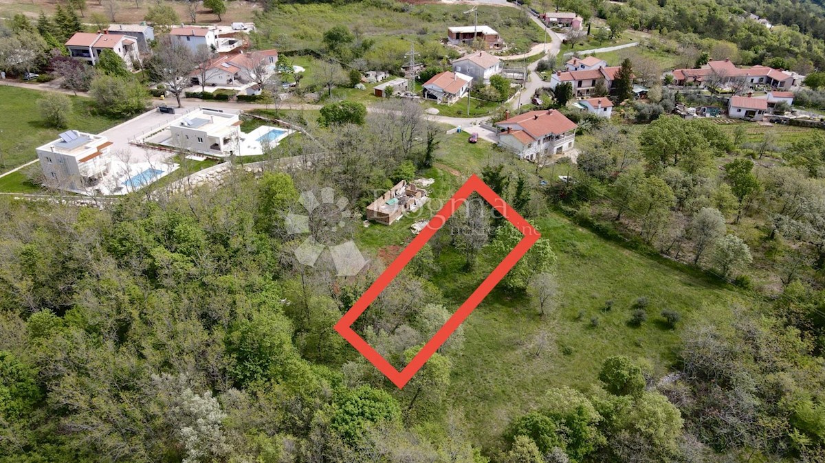 Zemljišče Labin, 1.082m2