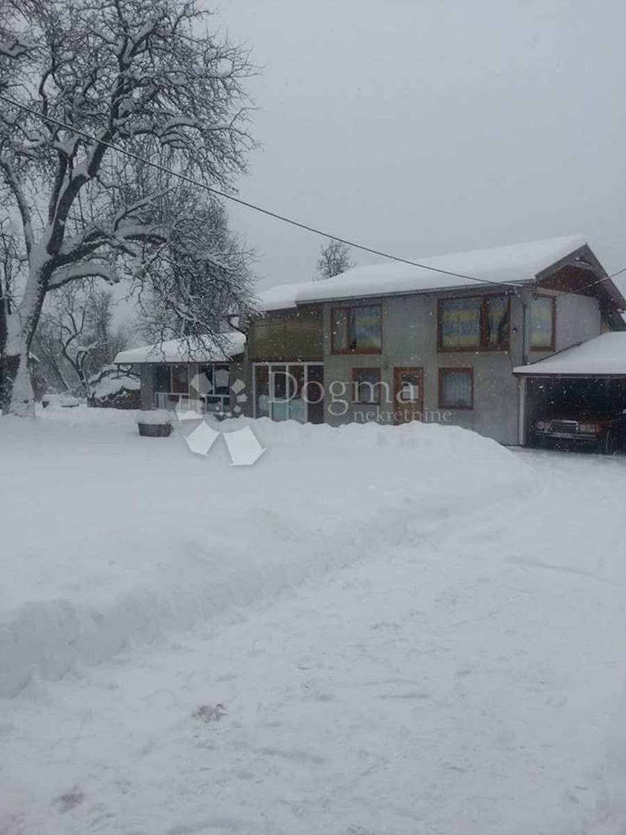 EKSKLUZIVNO, Prostorna nepremičnina s potencialom