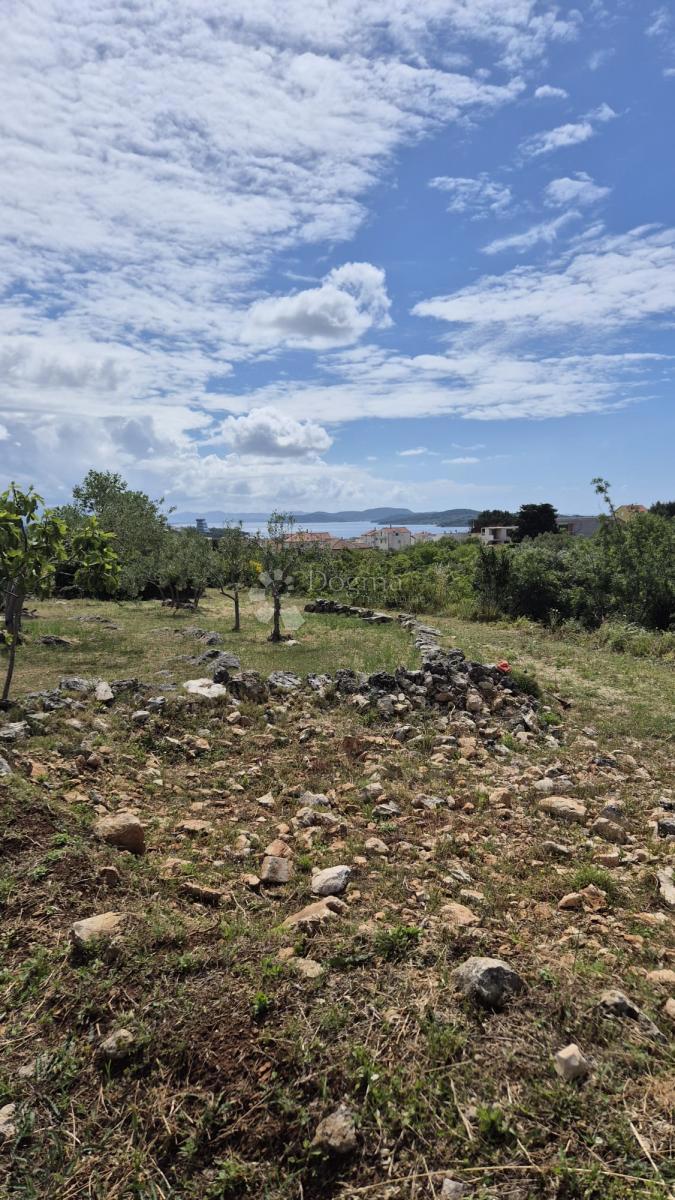 Zemljišče Vodice, 686m2