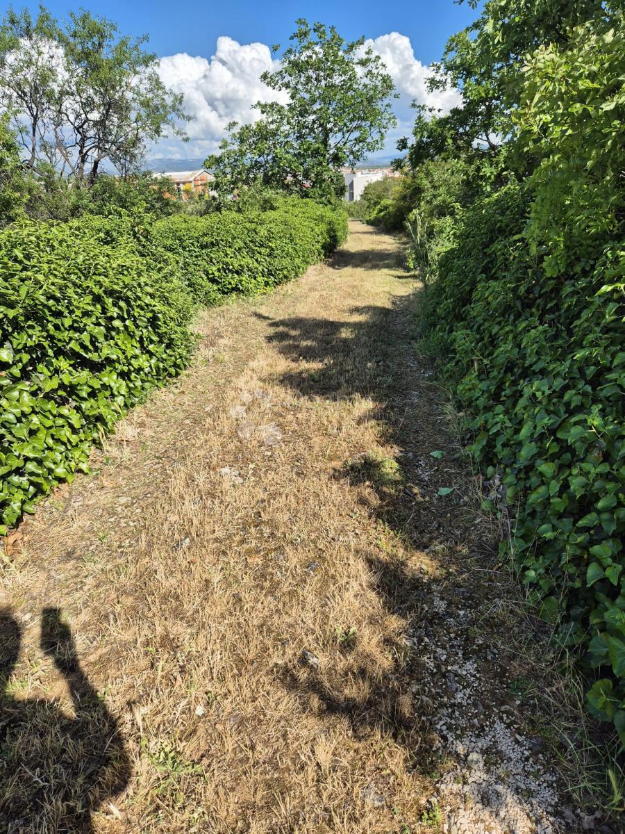 Zemljišče Vodice, 686m2