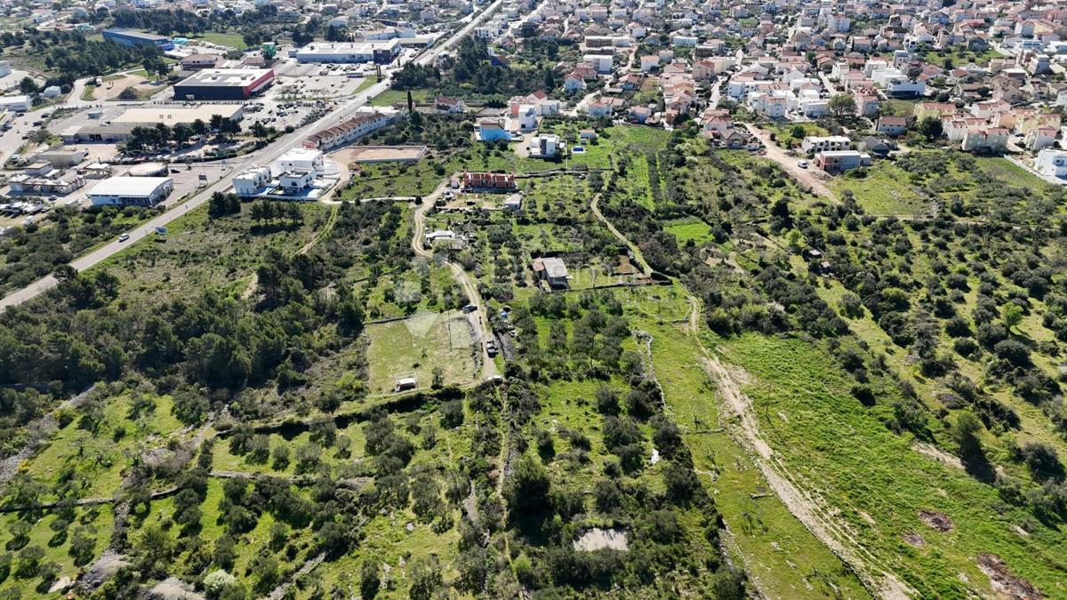 Zemljišče Vodice, 686m2