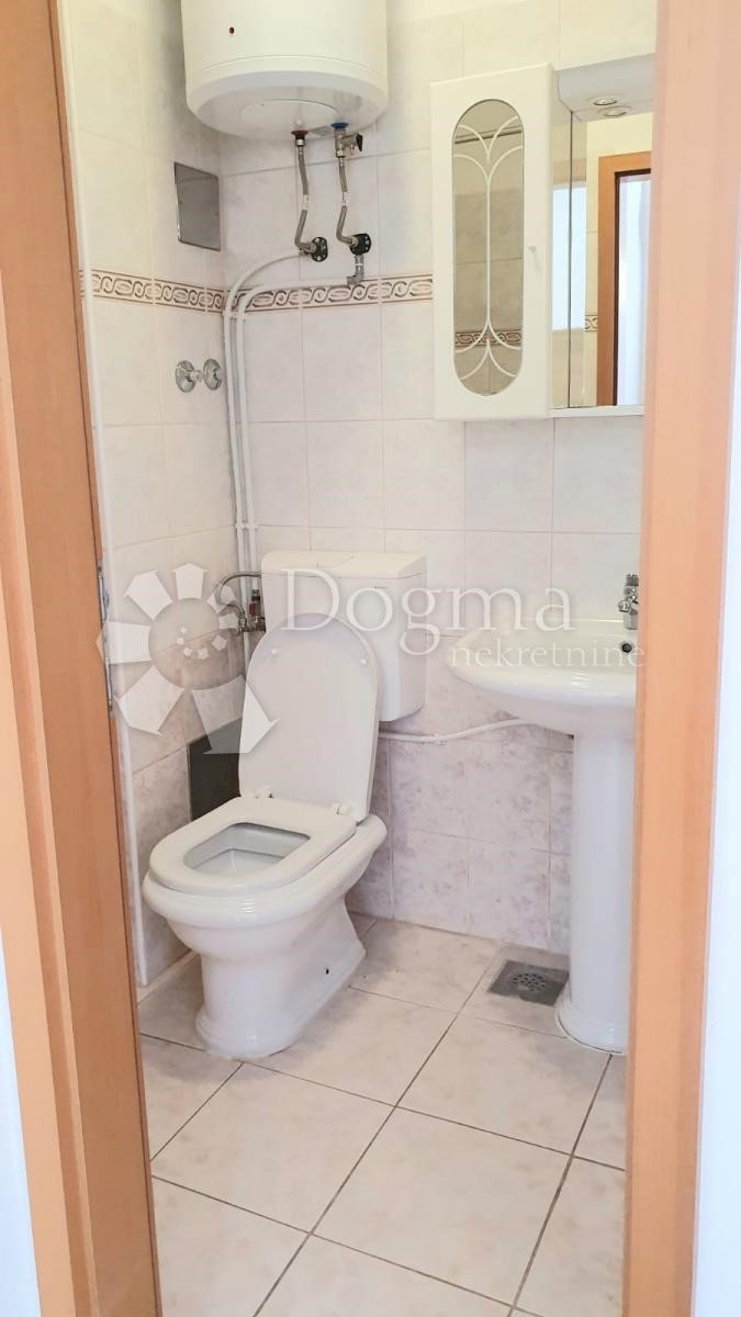 Apartma Okrug Gornji, Okrug, 39m2