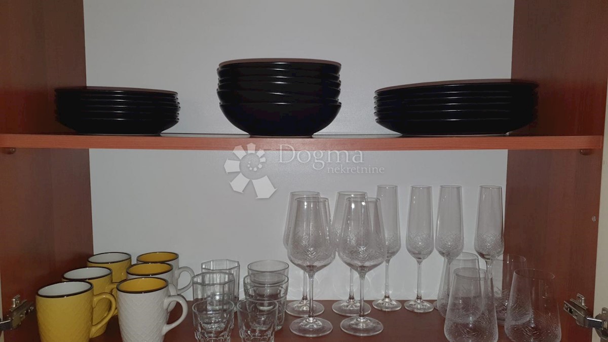 Apartma Okrug Gornji, Okrug, 39m2