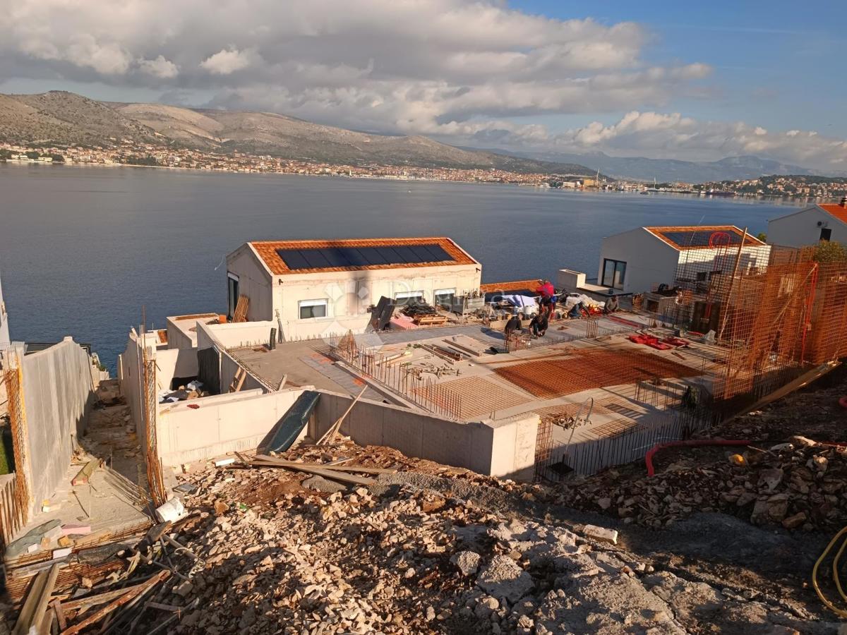 Hiša Okrug Donji, Okrug, 193,88m2