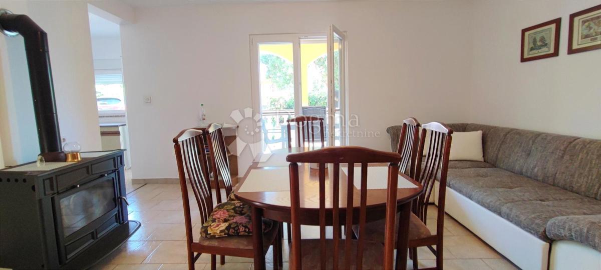 Hiša Povljana, 250m2