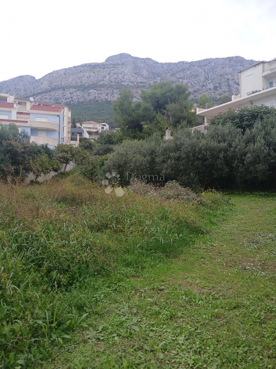Zemljišče Omiš, 695m2