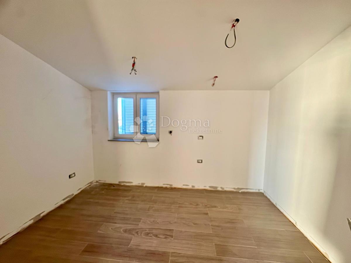 Stanovanje Centar, Pula, 100m2