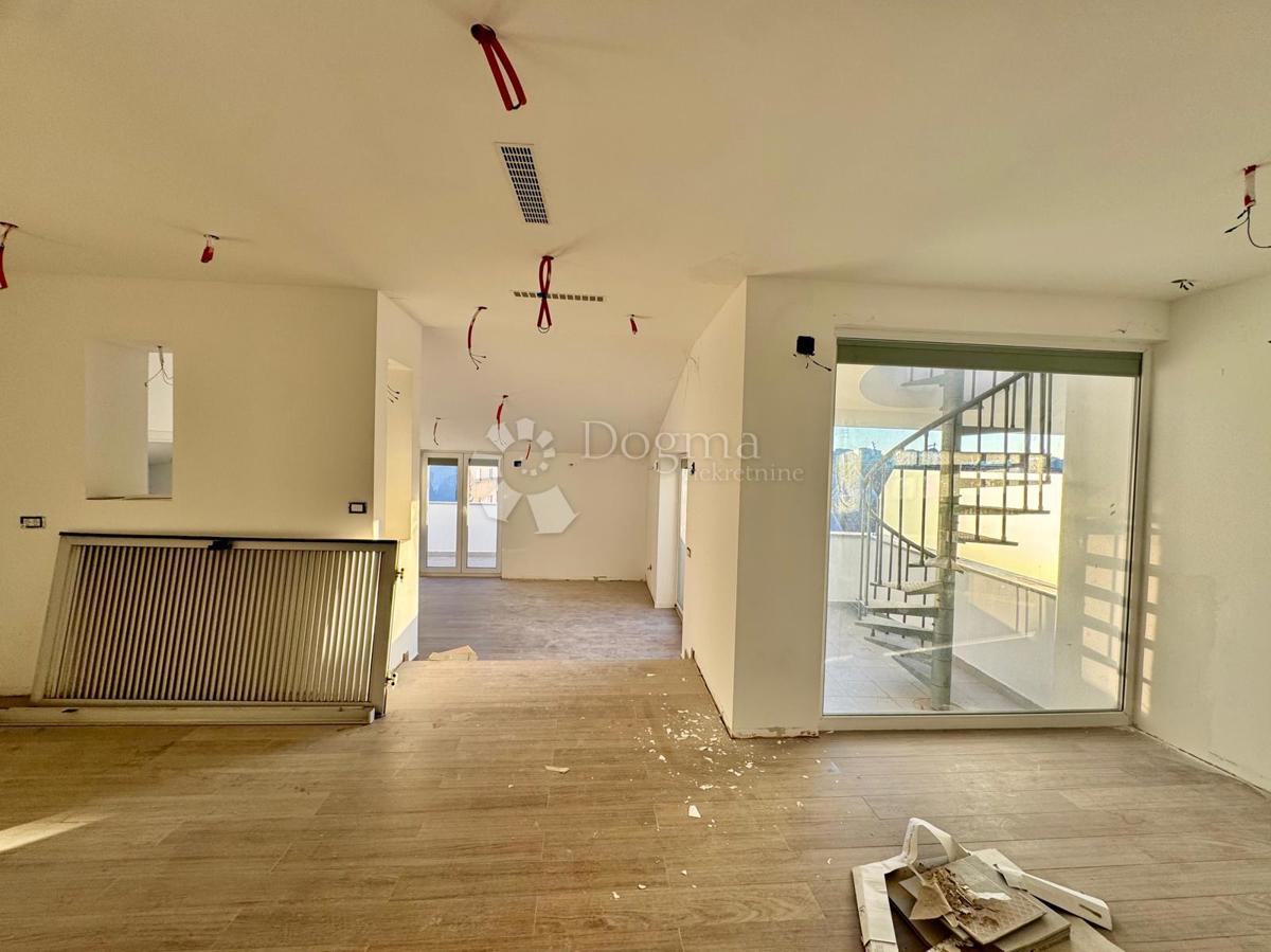 Stanovanje Centar, Pula, 100m2