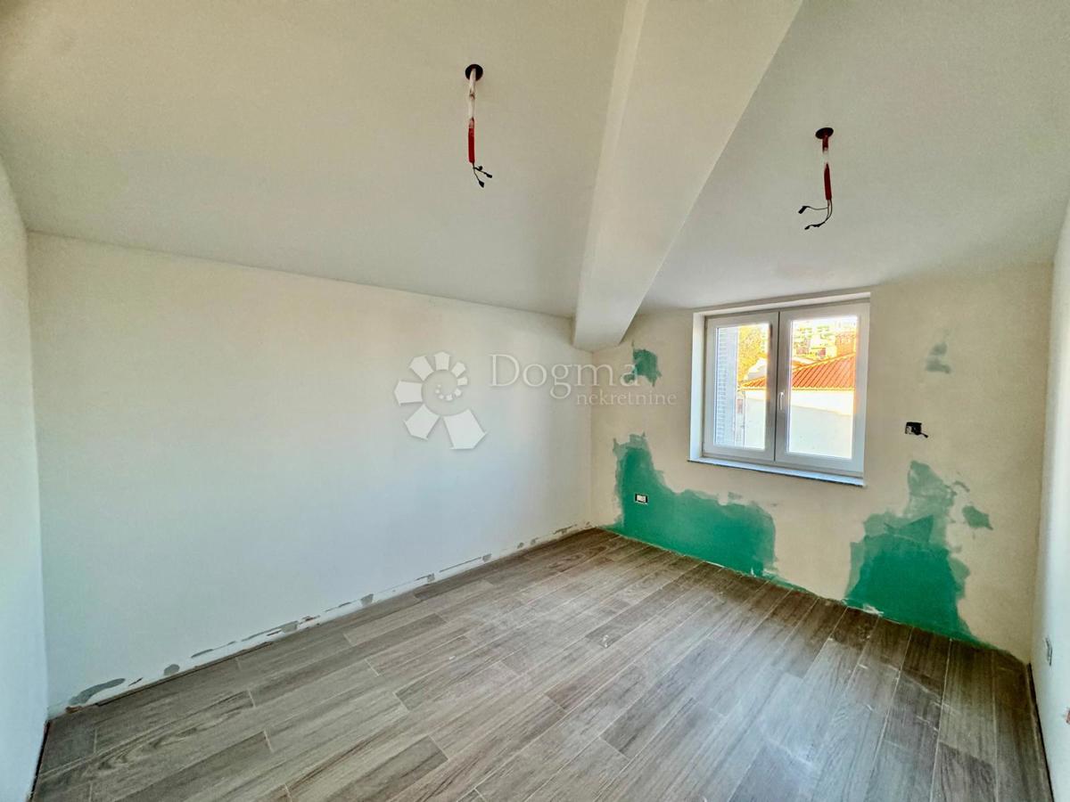 Stanovanje Centar, Pula, 100m2