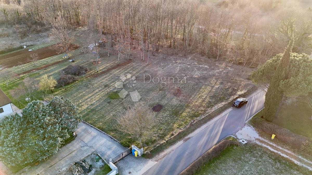 Zazidljivo zemljišče Labin, 1.100m2