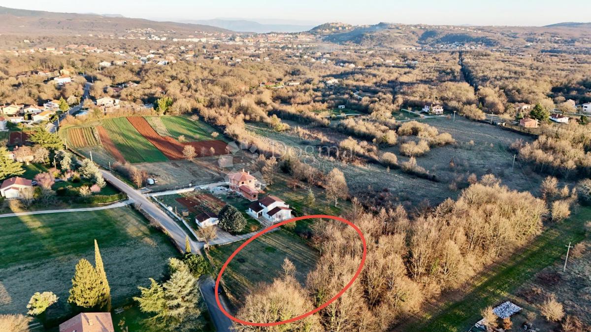 Zazidljivo zemljišče Labin, 1.100m2