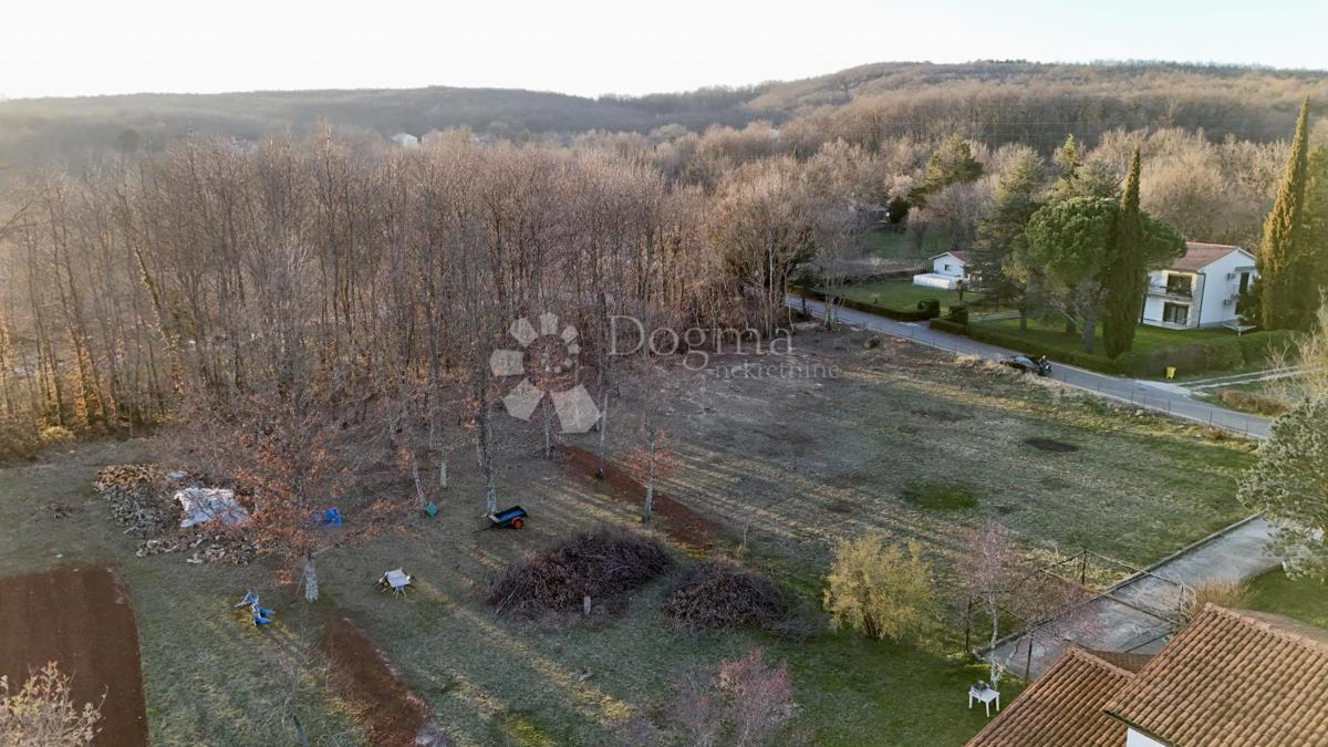 Zazidljivo zemljišče Labin, 1.100m2