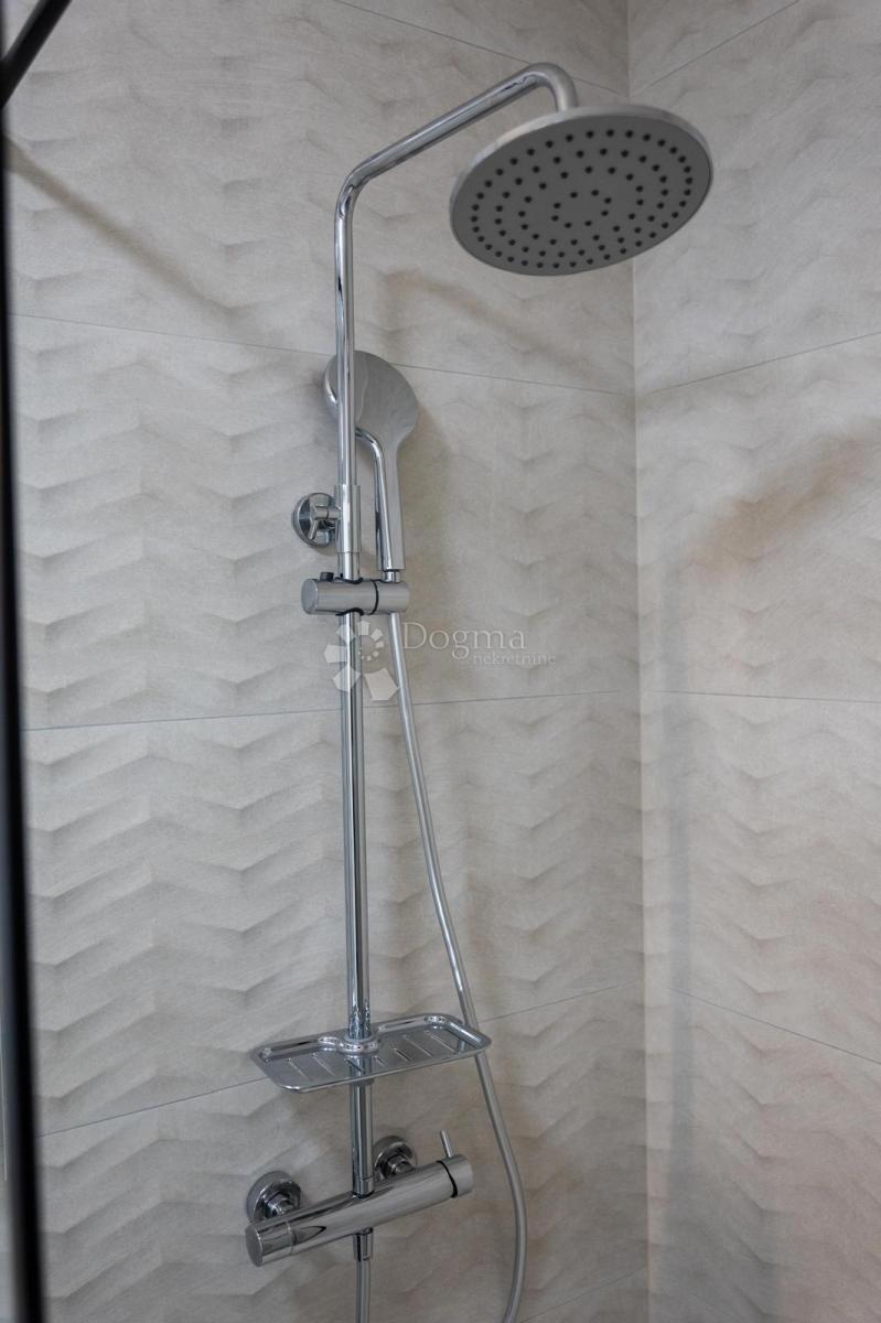 Apartma Novalja, 68,53m2