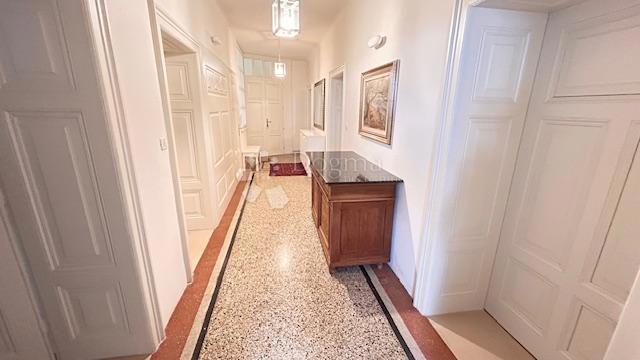 Stanovanje Opatija - Centar, Opatija, 140m2