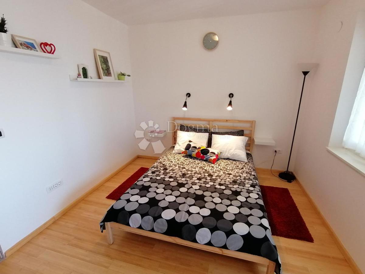 Apartma Ravni, Raša, 55,90m2