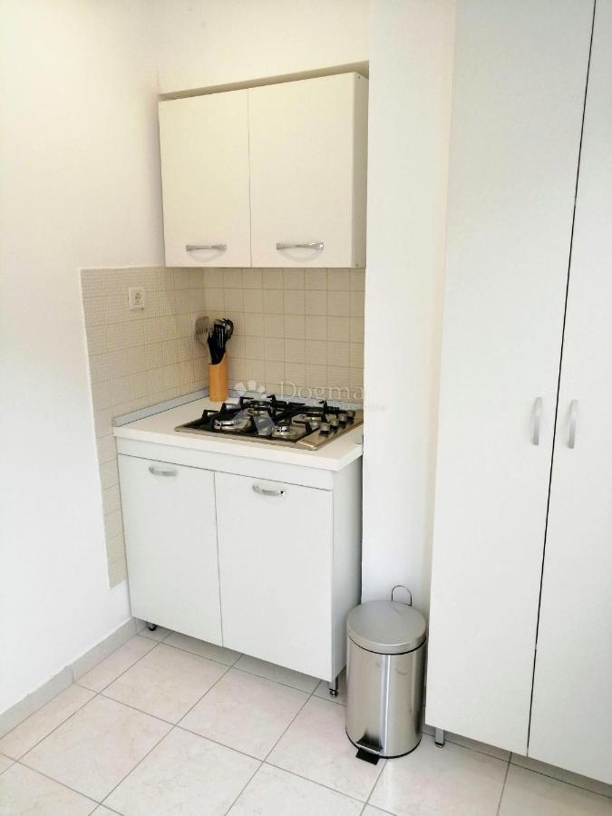 Apartma Ravni, Raša, 55,90m2
