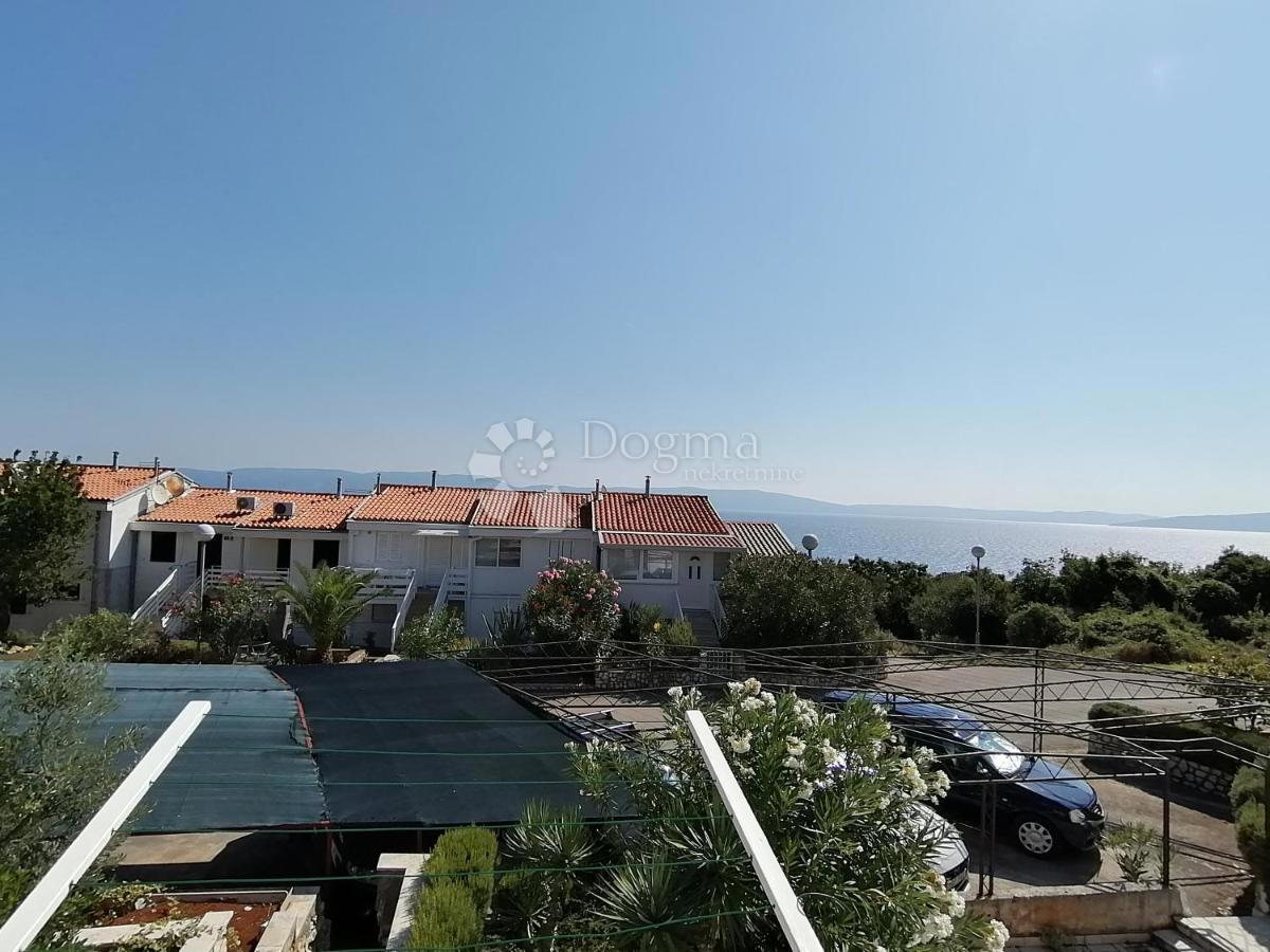 Apartma Ravni, Raša, 55,90m2