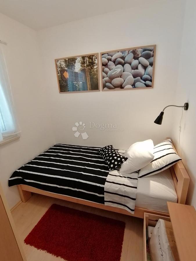 Apartma Ravni, Raša, 55,90m2