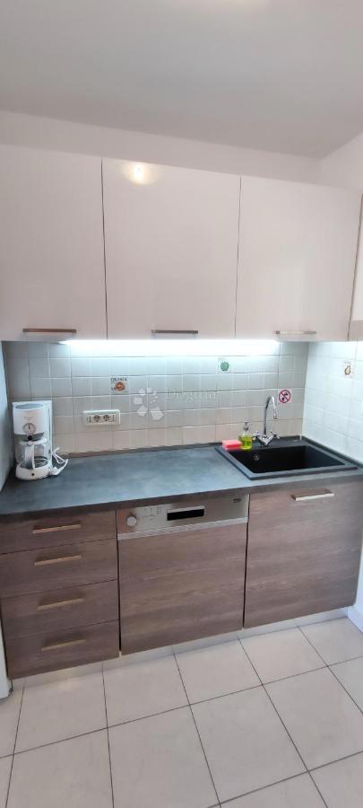 Apartma Ravni, Raša, 55,90m2