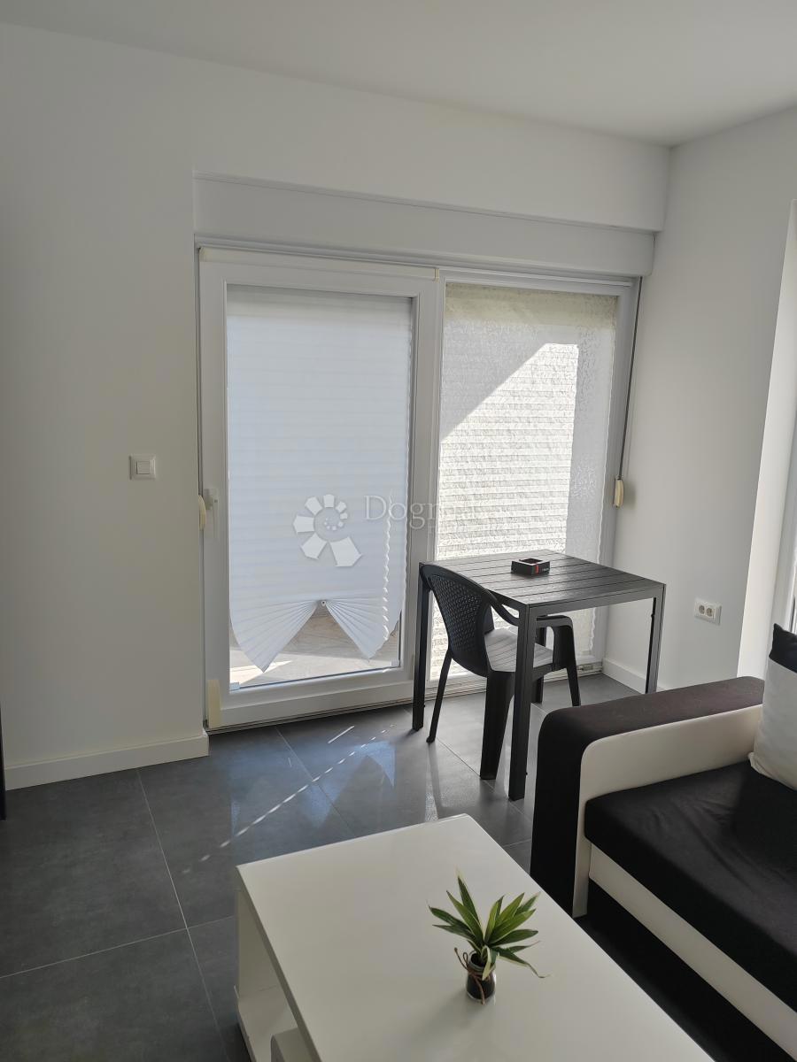 Stanovanje Biograd na Moru, 105,82m2
