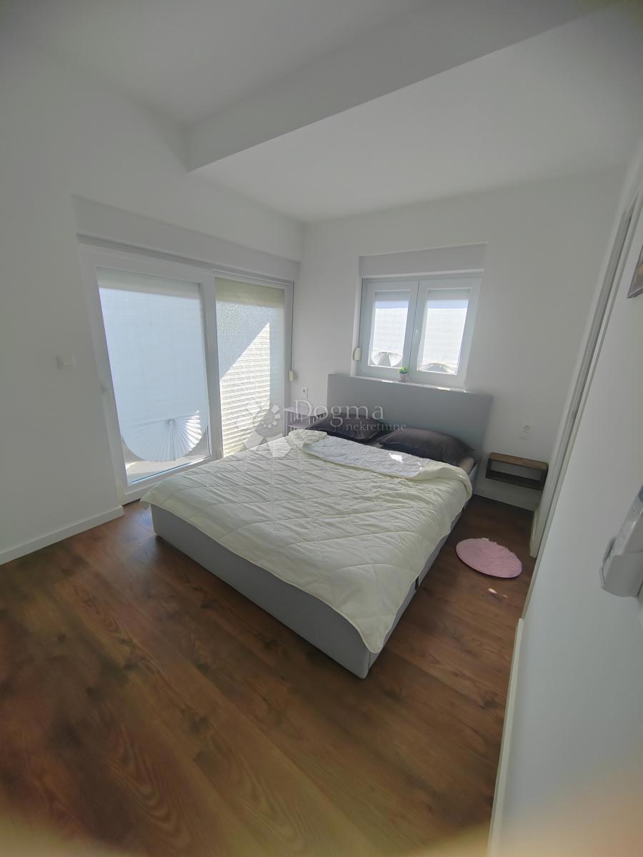 Stanovanje Biograd na Moru, 105,82m2