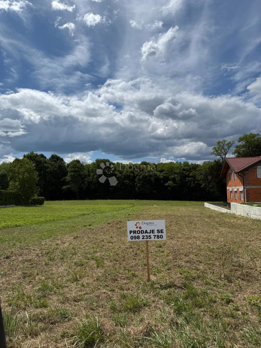 Zazidljivo zemljišče Kraljevečki Novaki, Sesvete, 549m2
