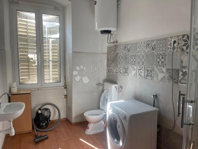 Stanovanje Centar, Rijeka, 82,39m2