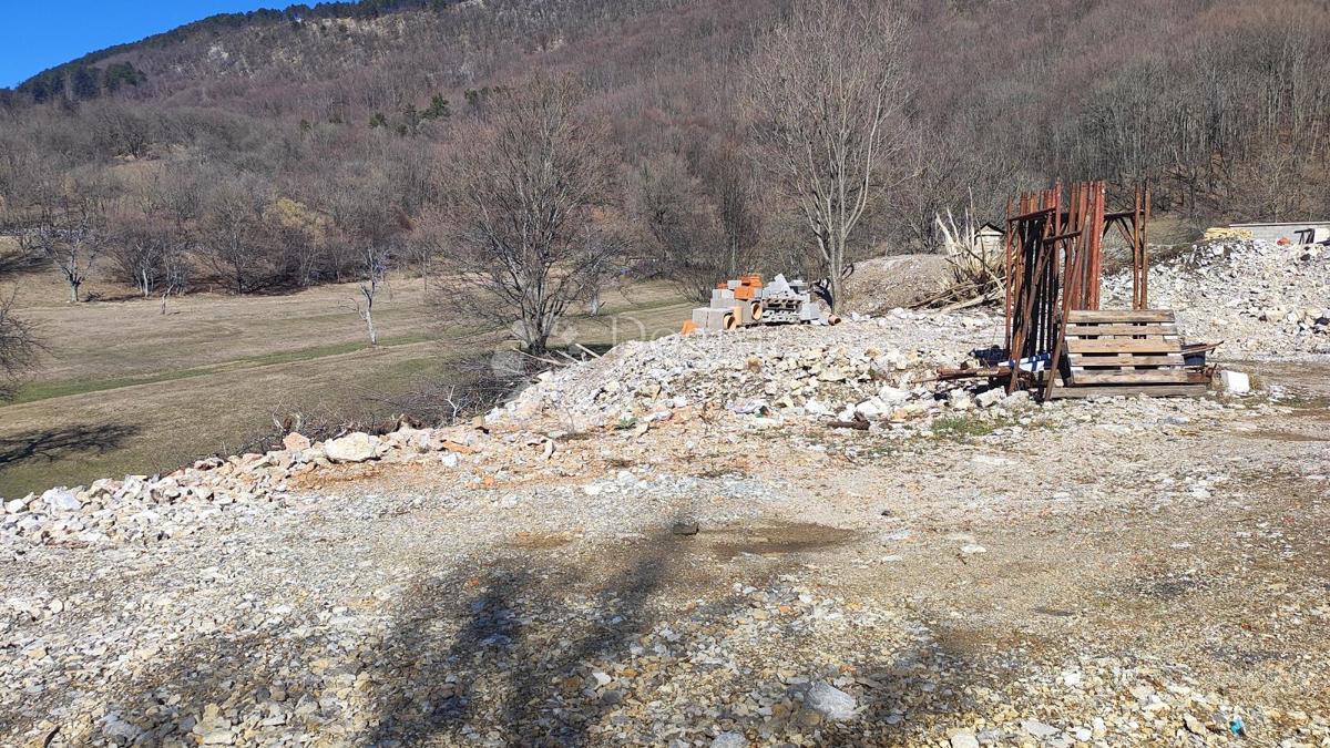 Zazidljivo zemljišče Klana, 1.906m2